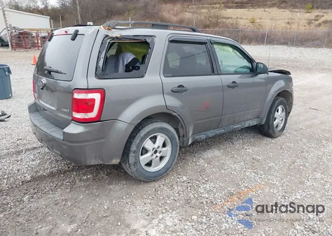 2009 Ford Escape Xlt z USA, uszkodzony, nr VIN 1FMCU93G49KA12311